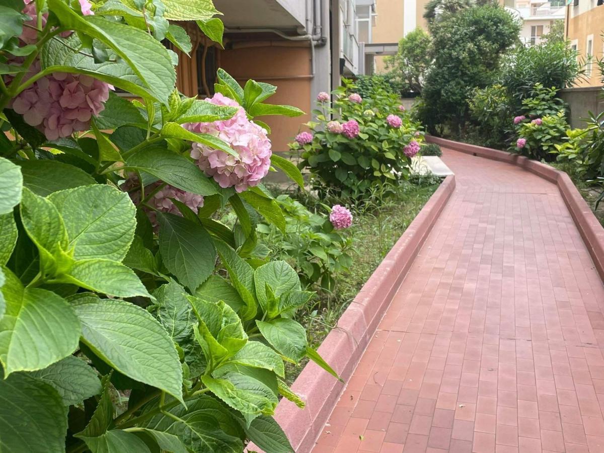 Le Ortensie In Centro E Vicino Al Mare Pescara Kültér fotó